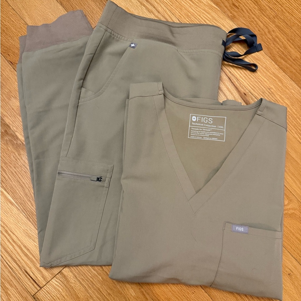 FIGS XXL scrub set